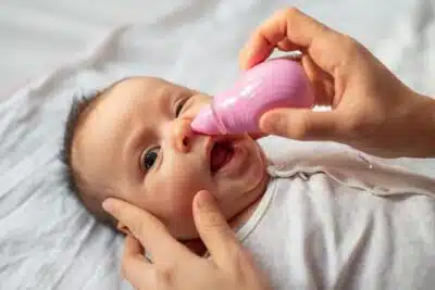 DRP chez les bébés : comprendre le développement du réflexe de préhension