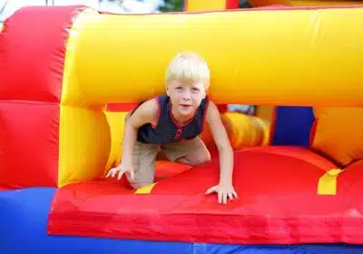 Le jouet animal sauteur : amusement et développement pour les enfants